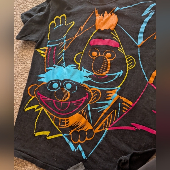 VTG 2008 Sesame Street Neon Scribble Graphic Tee | Bert & Ernie | Men’s M - Picture 3 of 6